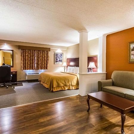 Quaint Inn & Suites マクヘンリー エクステリア 写真