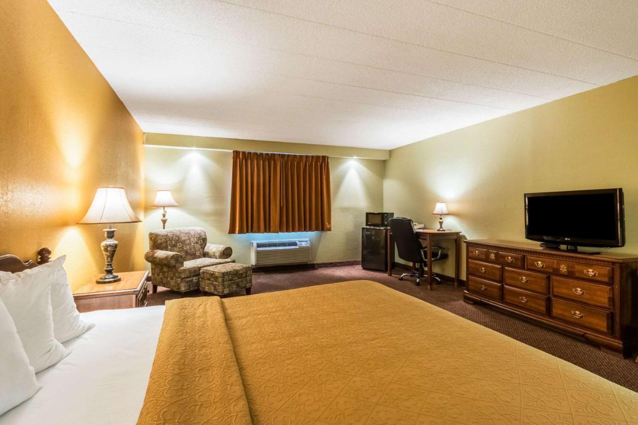 Quaint Inn & Suites マクヘンリー エクステリア 写真