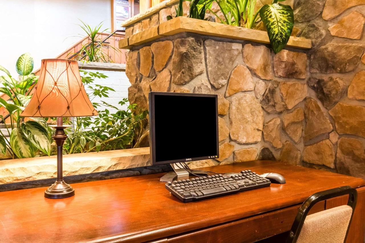 Quaint Inn & Suites マクヘンリー エクステリア 写真