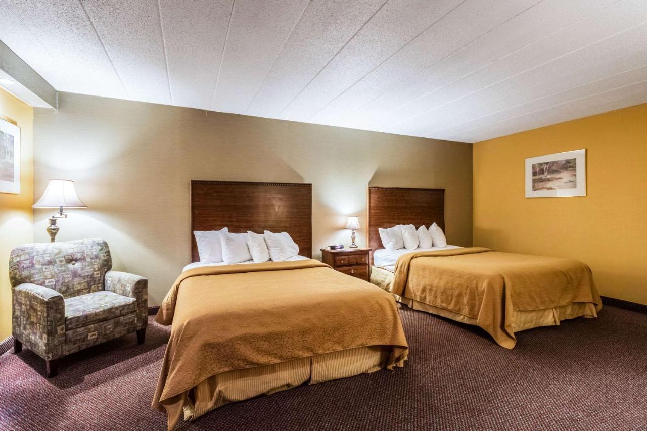 Quaint Inn & Suites マクヘンリー エクステリア 写真