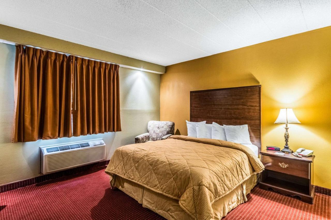 Quaint Inn & Suites マクヘンリー エクステリア 写真